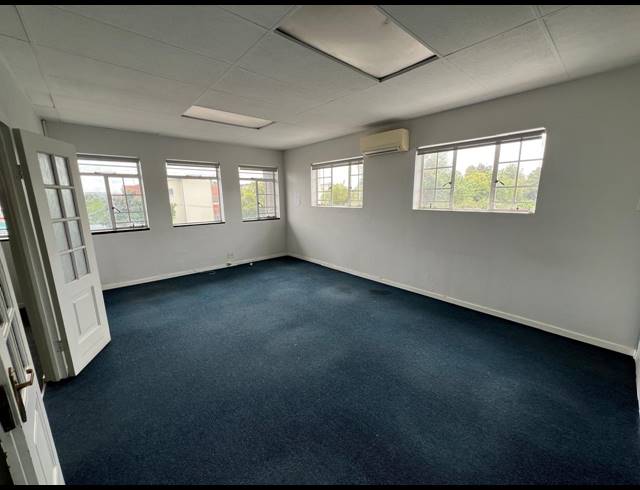 275M² OFFICE TO LET IN FERNDALE